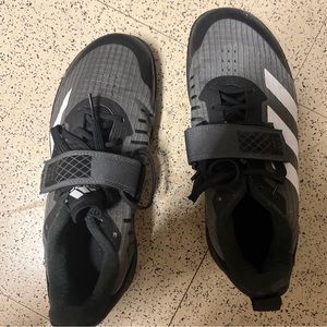 NWT Mens 5/Womens 7 Adidas Total Shoe